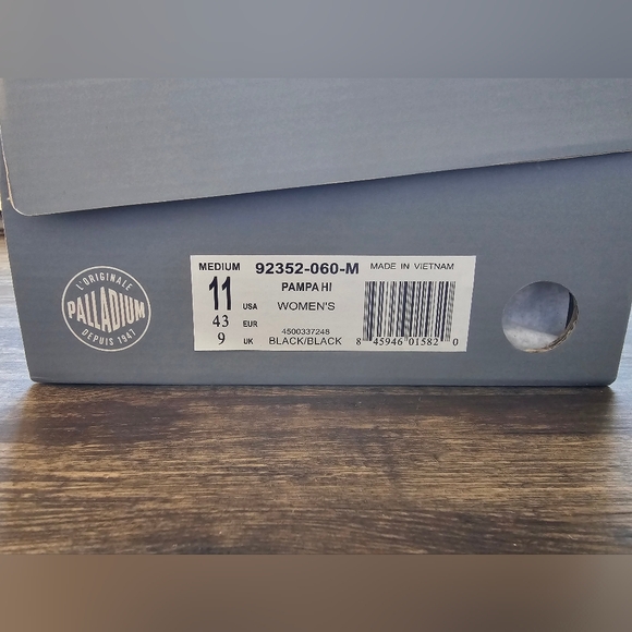 NIB Palladium Pampa Hi in Black size 11 Women's - Picture 11 of 11